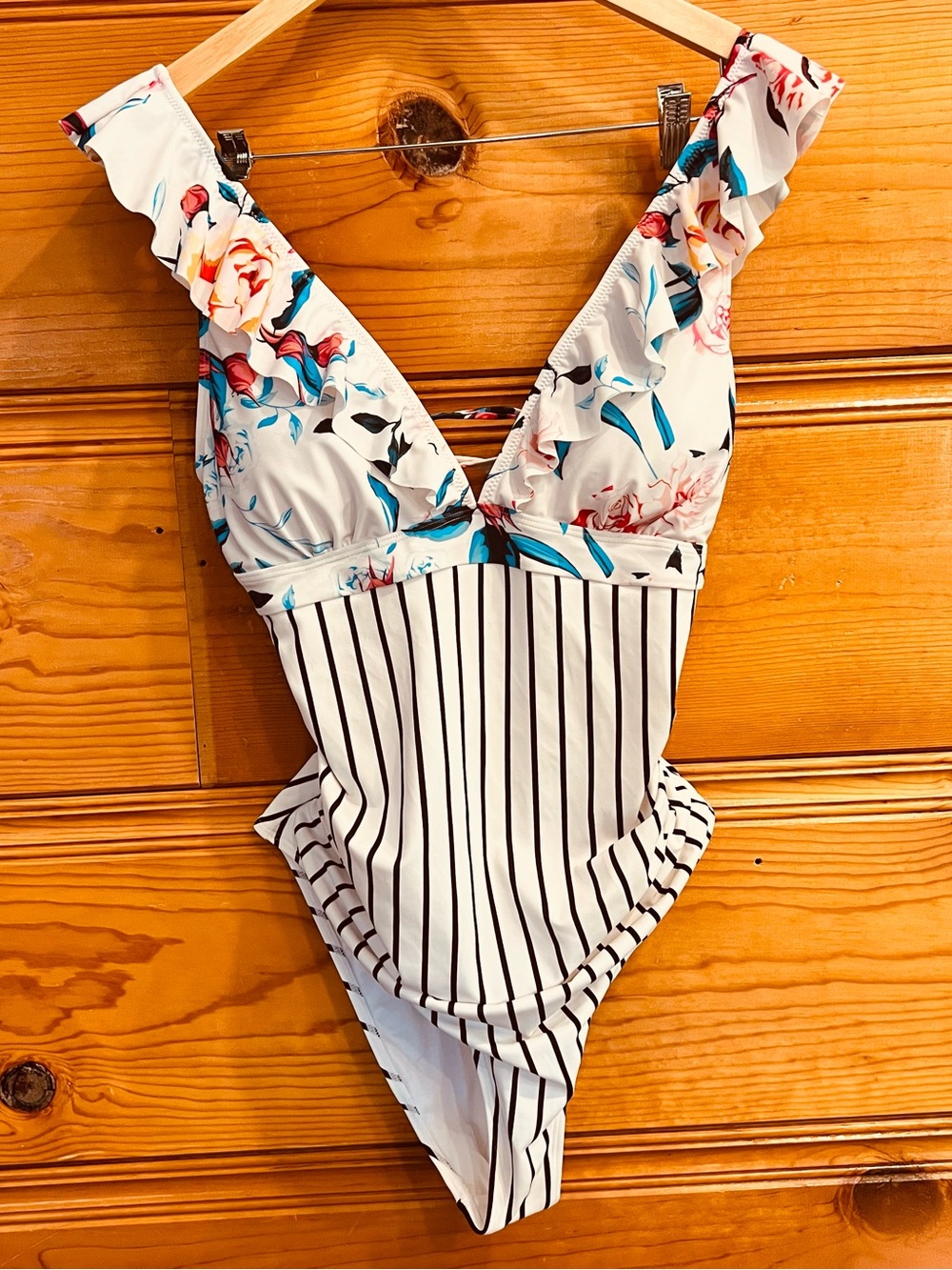 Cupshe Floral Striped Ruffle V Neck One Piece Swimsuit XXL Cottagecore Boho Chic